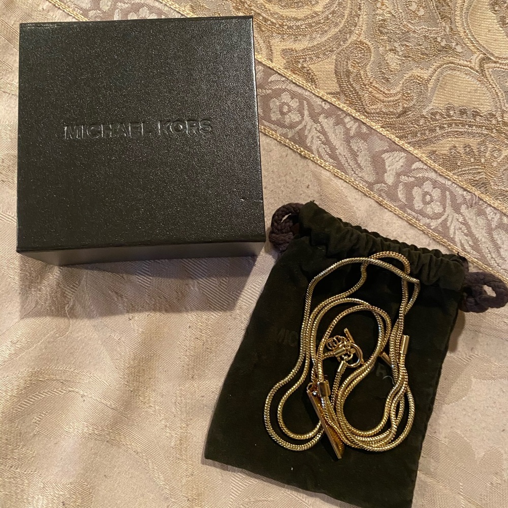Micheal Kors zipper necklace
